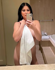 Amateur MILF Private Pics