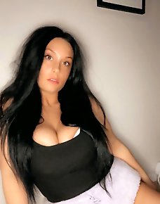 Amateur MILF Private Pics