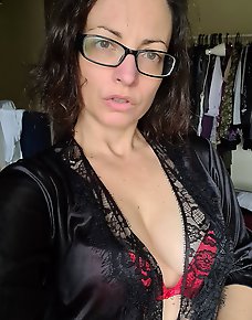 Amateur MILF Private Pics