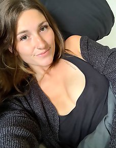 Amateur MILF Private Pics