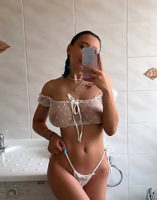 Amateur MILF Private Pics
