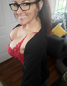Amateur MILF Private Pics