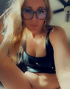 Amateur MILF Private Pics