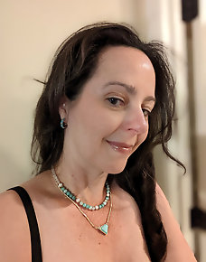 Amateur MILF Private Pics