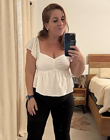 Amateur MILF Private Pics