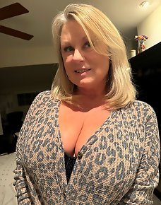 Amateur MILF Private Pics