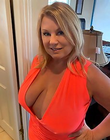 Amateur MILF Private Pics