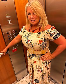 Amateur MILF Private Pics