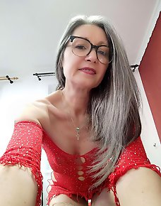 Amateur MILF Private Pics
