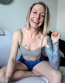 Amateur MILF Private Pics