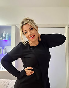 Amateur MILF Private Pics