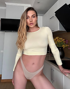 Amateur MILF Private Pics