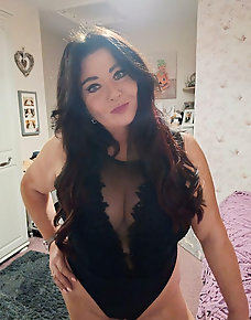 Amateur MILF Private Pics