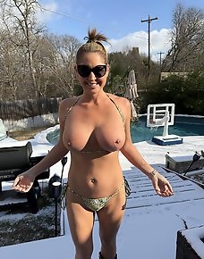 Amateur MILF Private Pics