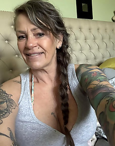 Amateur MILF Private Pics