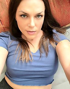 Amateur MILF Private Pics