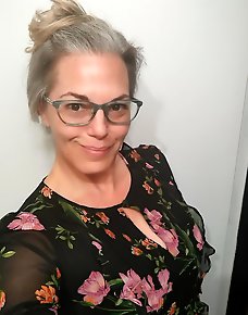 Amateur MILF Private Pics