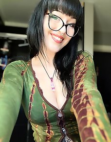 Amateur MILF Private Pics