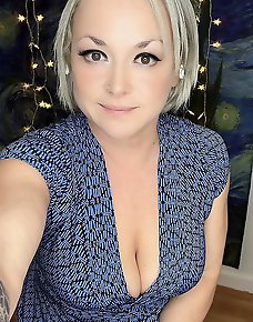 Amateur MILF Private Pics