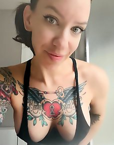 Amateur MILF Private Pics