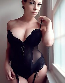Amateur MILF Private Pics