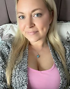 Amateur MILF Private Pics