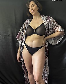 Amateur MILF Private Pics