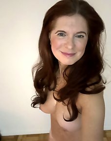Amateur MILF Private Pics