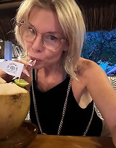 Amateur MILF Private Pics
