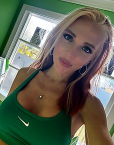 Amateur MILF Private Pics