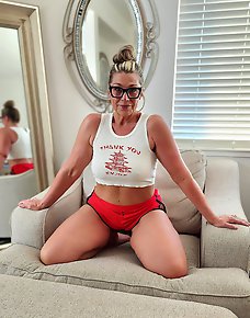 Amateur MILF Private Pics