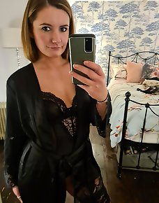 Amateur MILF Private Pics