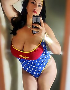 Amateur MILF Private Pics