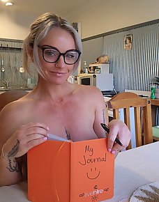 Amateur MILF Private Pics
