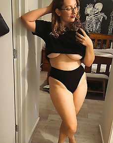 Amateur MILF Private Pics