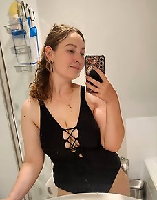 Amateur MILF Private Pics
