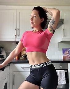 Amateur MILF Private Pics