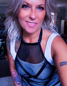 Amateur MILF Private Pics