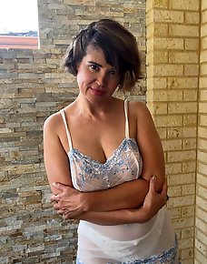 Amateur MILF Private Pics