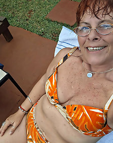 Amateur MILF Private Pics