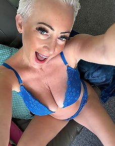 Amateur MILF Private Pics