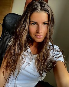 Amateur MILF Private Pics