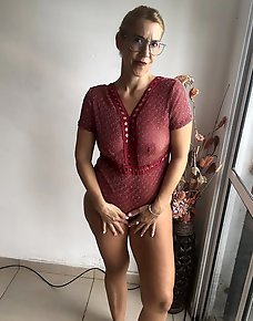 Amateur MILF Private Pics