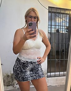 Amateur MILF Private Pics