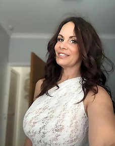 Amateur MILF Private Pics