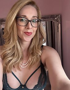 Amateur MILF Private Pics