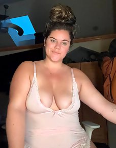 Amateur MILF Private Pics