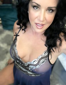 Amateur MILF Private Pics