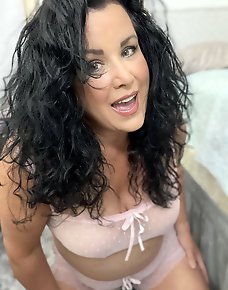 Amateur MILF Private Pics