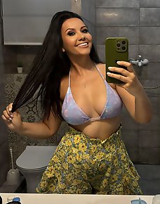 Amateur MILF Private Pics